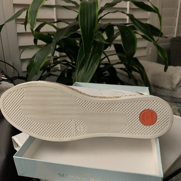 Shoes - Picture 4 of 4